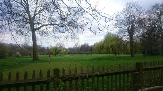 クイーンズ・パーク